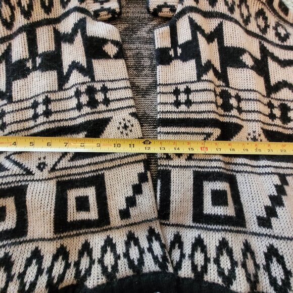 Vintage IB Diffusion Cardigan, Aztec Design in Medium - Picture 5 of 7